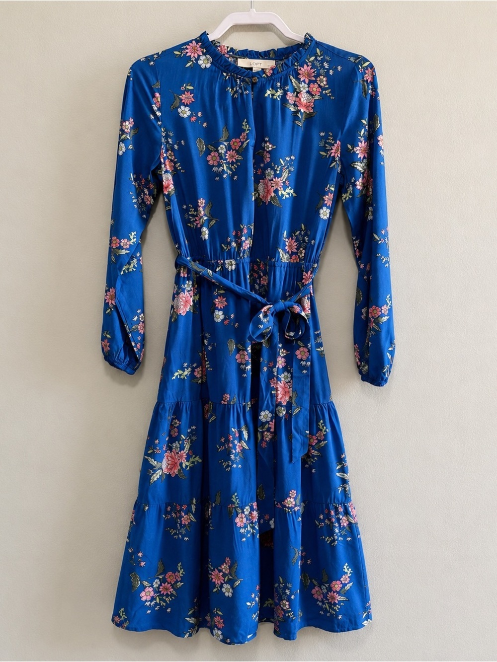 NWT LOFT Petite Blue Floral Tiered Midi Dress Tie Waist 4P
